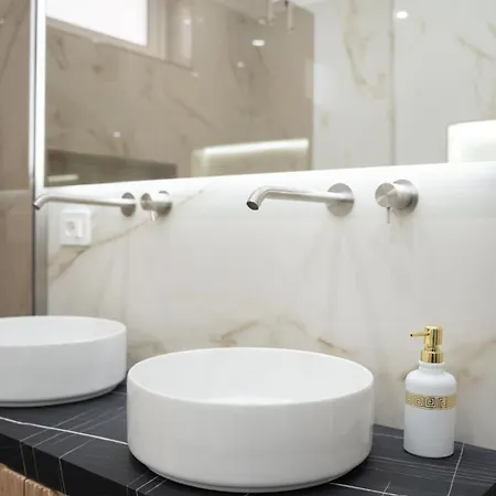 Maison Du Akyra Apartmán Katánie
